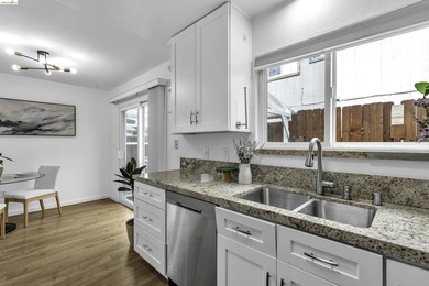 Beautiful townhouse-style, two-story condo featuring 2 bedrooms - photo 12
