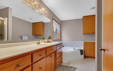 Welcome to 1004 Oak Pond Drive in Sartell-a beautifully - photo 16