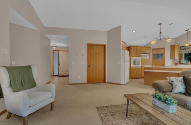 Welcome to 1004 Oak Pond Drive in Sartell-a beautifully - photo 27