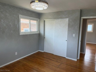 Beautiful 3 bedroom, 2 bath ranch, completely remodeled, kitchen - photo 9