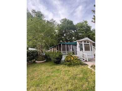2005*Chariot Park Model* GREAT LOCATION - A HOP & SKIP TO LAKE - photo 3