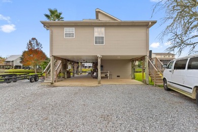 Waterfront living at its best! This well-maintained, fully - photo 23