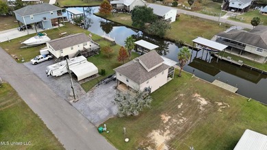 Waterfront living at its best! This well-maintained, fully - photo 29