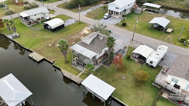 Waterfront living at its best! This well-maintained, fully - photo 33