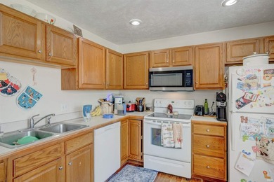 This charming and spacious 2-unit home is currently rented as - photo 7