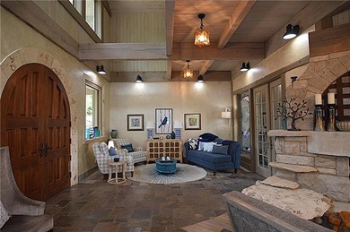 If you're looking for a unique property that surrounds you with - photo 4
