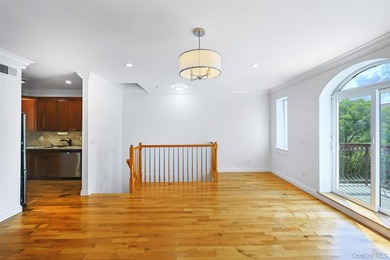 This stunning condo apartment features a formal layout with 3 - photo 7