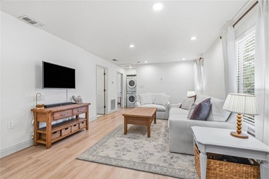 Virtually Staged. Tampa living awaits in this beautifully - photo 4
