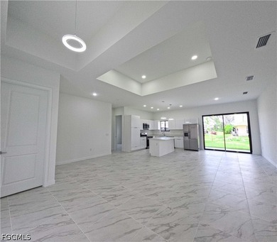 New Construction in Cape Coral! Beautiful single-family home - photo 4