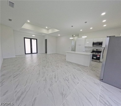 New Construction in Cape Coral! Beautiful single-family home - photo 5