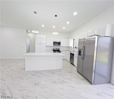 New Construction in Cape Coral! Beautiful single-family home - photo 9