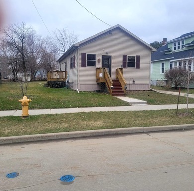 Lake Winnebago Home For Sale in Oshkosh Wisconsin