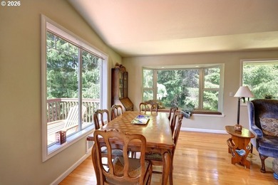 Secluded yet close to the Beach! Bright, light and airy two - photo 15