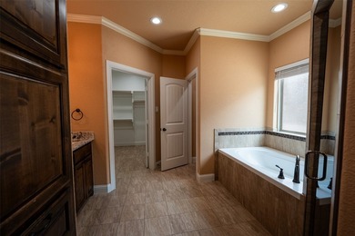 Welcome home to this charming retreat tucked into an established - photo 18