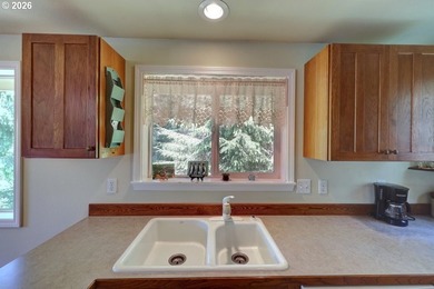 Secluded yet close to the Beach! Bright, light and airy two - photo 18
