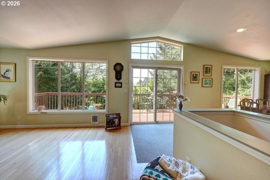 Secluded yet close to the Beach! Bright, light and airy two - photo 19
