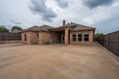 Welcome home to this charming retreat tucked into an established - photo 26
