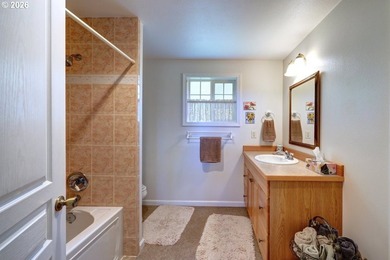 Secluded yet close to the Beach! Bright, light and airy two - photo 26
