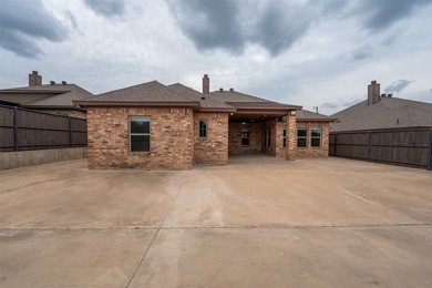Welcome home to this charming retreat tucked into an established - photo 27