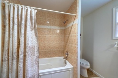 Secluded yet close to the Beach! Bright, light and airy two - photo 27