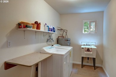 Secluded yet close to the Beach! Bright, light and airy two - photo 31