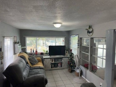 Renovated Home that is Refreshingly Cozy! Come Enjoy a - photo 5