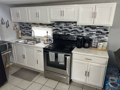 Renovated Home that is Refreshingly Cozy! Come Enjoy a - photo 7