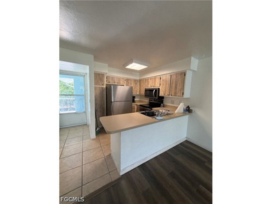 Beautiful 2-bedroom, 2-bathroom condo located on the second - photo 7