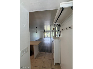 Beautiful 2-bedroom, 2-bathroom condo located on the second - photo 8