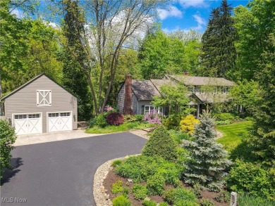 Lake Home ActiveUnderContr in Chagrin Falls, Ohio
