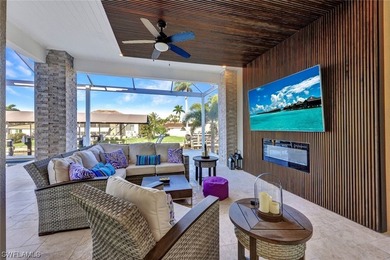 Stunning Contemporary heated pool/spa home with 4 bedrooms - photo 10