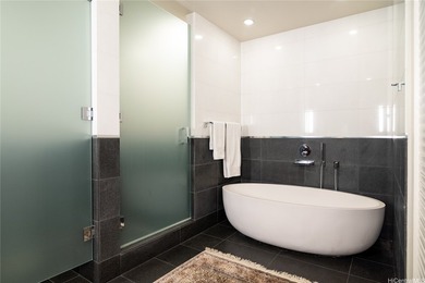 Elegant large 2Bd 2Ba 1704 SqFt favored 02 unit in the Luxurious - photo 15
