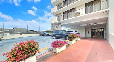 Rarely available Parkside Tower in the heart of Moiliili. Enjoy - photo 8