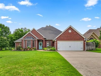 Located in the highly sought-after Plainview School District - photo 2