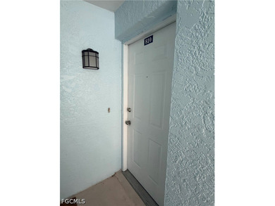Beautiful 2-bedroom, 2-bathroom second-floor condo conveniently - photo 5