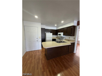Beautiful 2-bedroom, 2-bathroom second-floor condo conveniently - photo 7