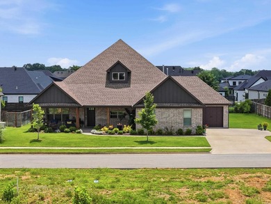 Luxury single-story brick home in The Pointe phase of the gated - photo 4
