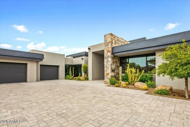 This clean-line contemporary residence is set on a private 1 - photo 3