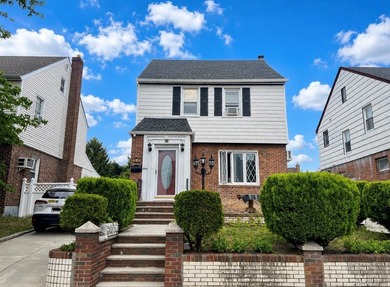 Beautiful 3-story Colonial single-family home in the heart of - photo 1