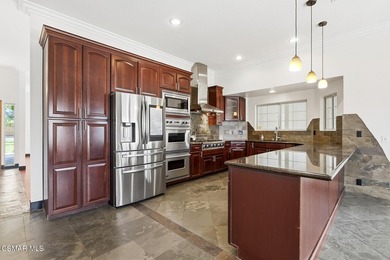 Sensational opportunity! Ideally located at the end of a quiet - photo 14