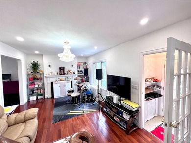 Beautiful 3-story Colonial single-family home in the heart of - photo 5