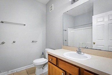Move-in ready 2BR/2BA first-floor condo in gated Willow Ridge! - photo 7