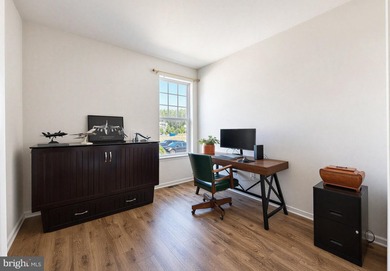 Gorgeous Leyland Park Rambler w/loft is move-in ready for you! - photo 17