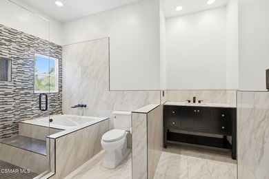 Sensational opportunity! Ideally located at the end of a quiet - photo 19