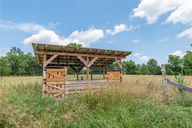 Discover the perfect blend of country privacy and town - photo 20