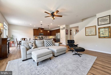 Gorgeous Leyland Park Rambler w/loft is move-in ready for you! - photo 23