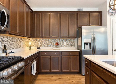 Gorgeous Leyland Park Rambler w/loft is move-in ready for you! - photo 25