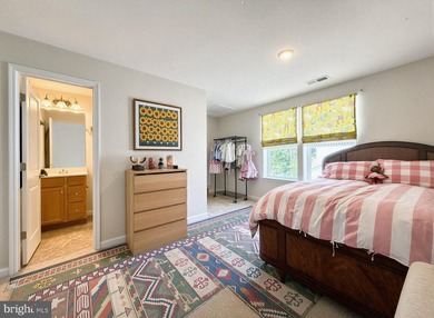 Gorgeous Leyland Park Rambler w/loft is move-in ready for you! - photo 43