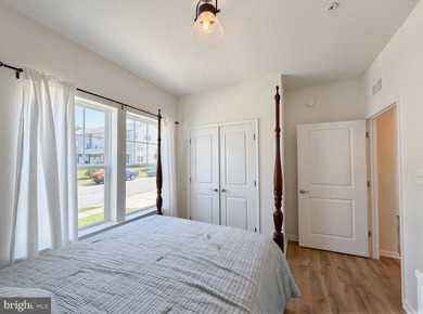 Gorgeous Leyland Park Rambler w/loft is move-in ready for you! - photo 46