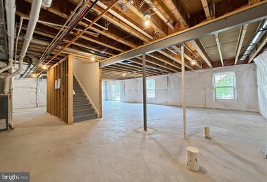 Gorgeous Leyland Park Rambler w/loft is move-in ready for you! - photo 50